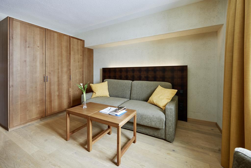 Apres Post Hotel Stuben am Arlberg Eksteriør billede